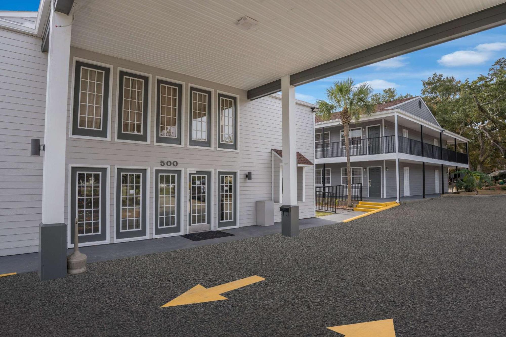 Quality Inn Ocean Springs Exterior photo